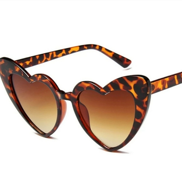 Heart Shaped Retro Cat Eye Sunglasses Leopard or Red - Picture 4 of 6